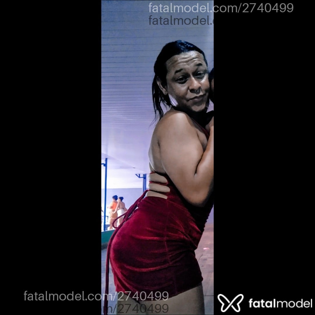 Acompanhante mulher trans morena (o) de olhos castanhos - Isinhamelo Acompanhante mulher trans morena (o) de olhos castanhos - Isinhamelo