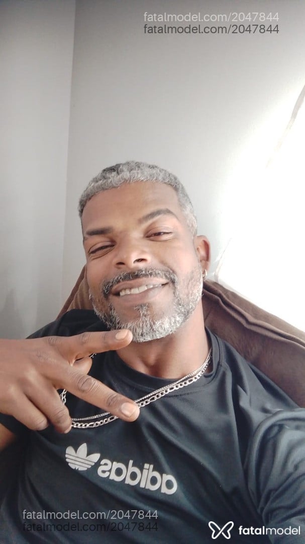 Acompanhante homem com cabelo grisalho de olhos castanhos em Morada Nova de Minas Acompanhante homem com cabelo grisalho de olhos castanhos em Morada Nova de Minas - Marcos