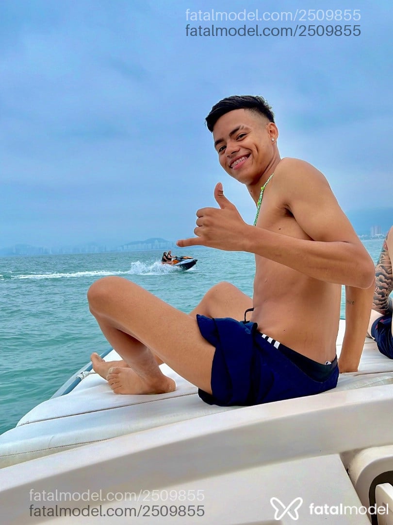 Acompanhante homem morena (o) de olhos castanhos em Santos - Pietro Salim