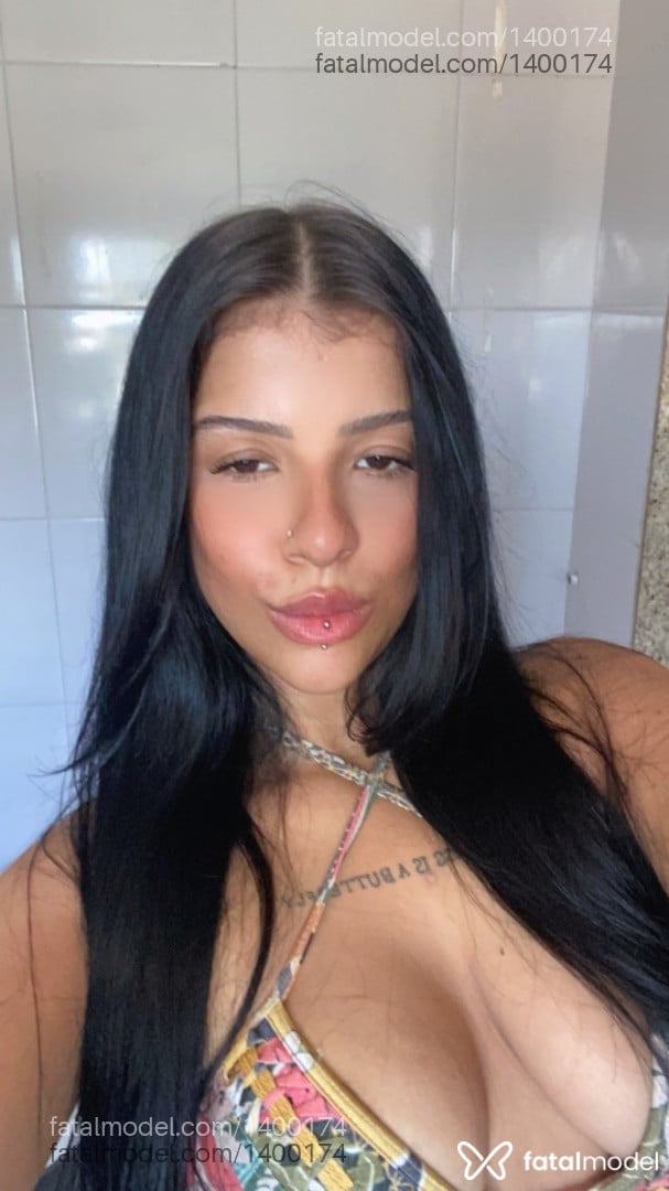 Acompanhante mulher morena (o) de olhos castanhos em Rio de Janeiro Acompanhante mulher morena (o) de olhos castanhos em Rio de Janeiro - Alice Heaven