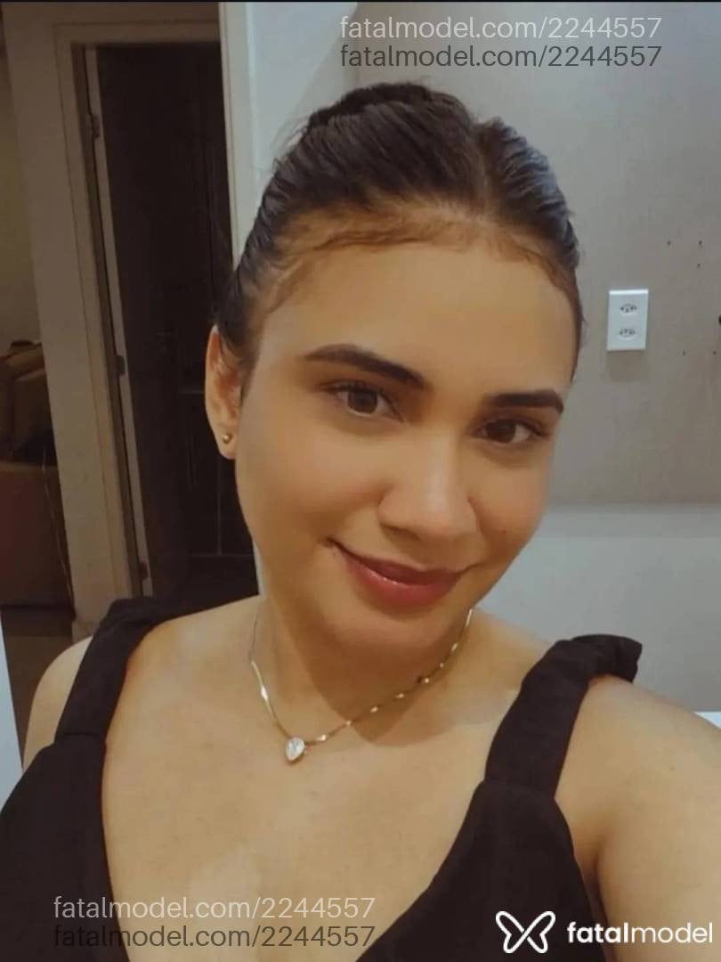 Acompanhante mulher morena (o) de olhos castanhos - Melissa Borges