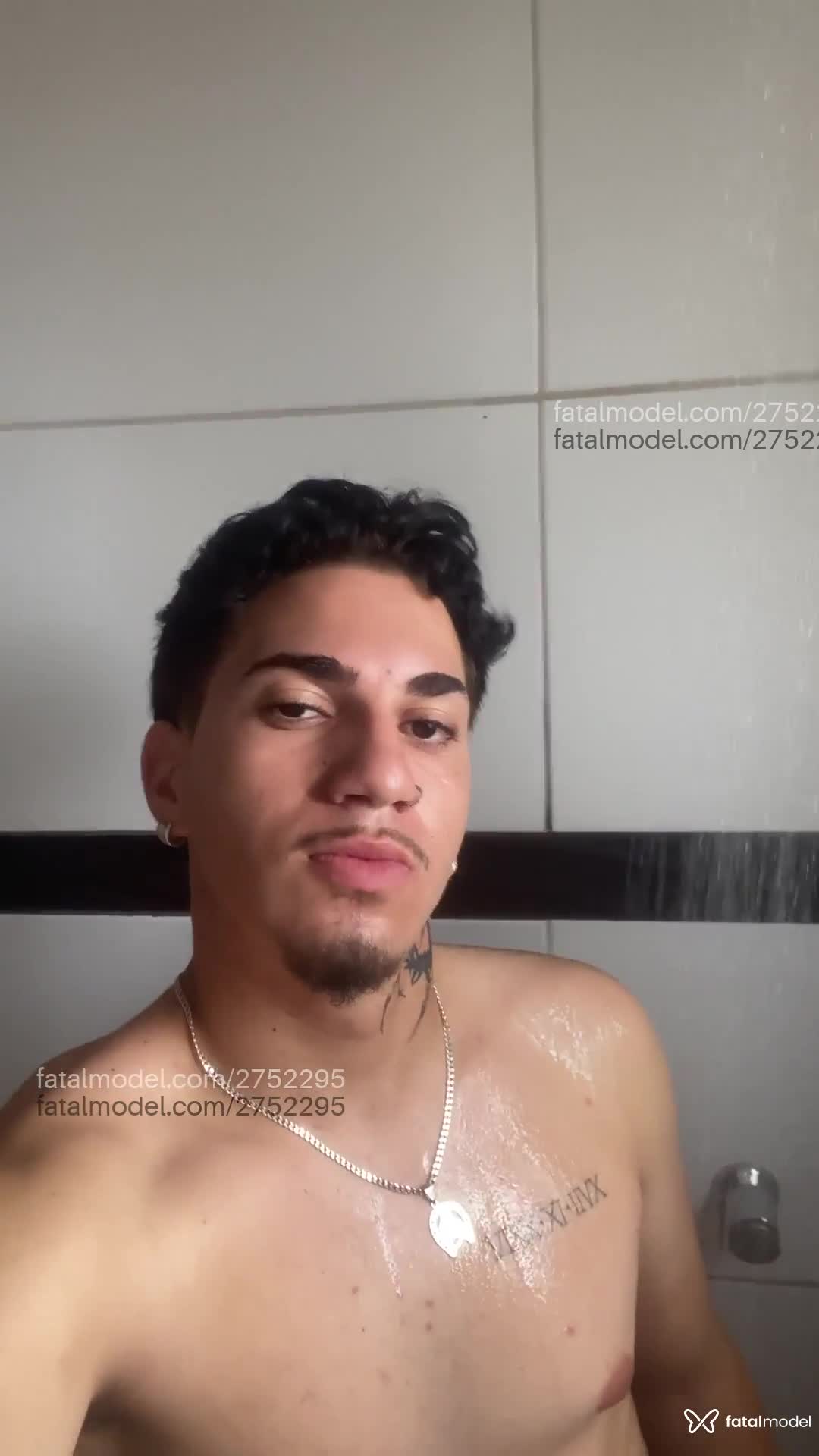 Acompanhante homem loira (o) de olhos castanhos - Erick Luan Acompanhante homem loira (o) de olhos castanhos - Erick Luan