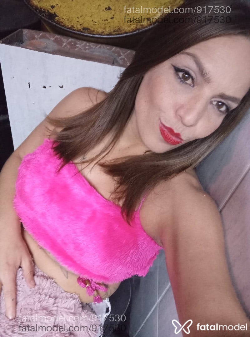 Acompanhante mulher com cabelo castanho de olhos mel em Blumenau Acompanhante mulher com cabelo castanho de olhos mel em Blumenau - Gabi Mantovani