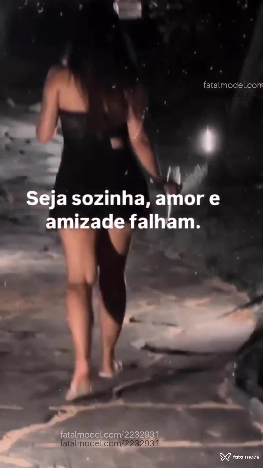 Acompanhante mulher com cabelo castanho de olhos verdes em Jaguariúna - Giselle