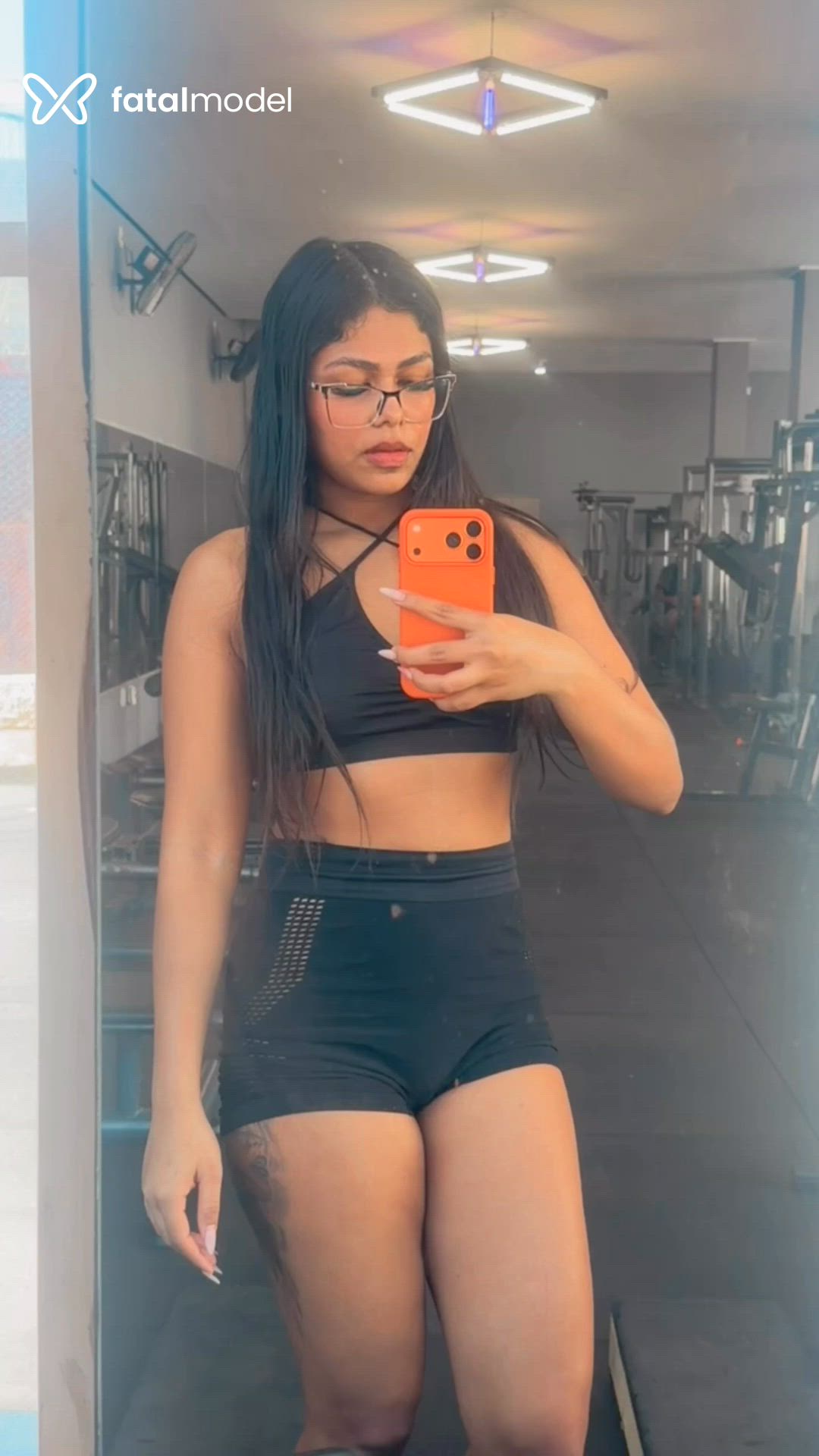 Acompanhante mulher morena (o) de olhos pretos - Fernanda Siqueira Acompanhante mulher morena (o) de olhos pretos - Fernanda Siqueira
