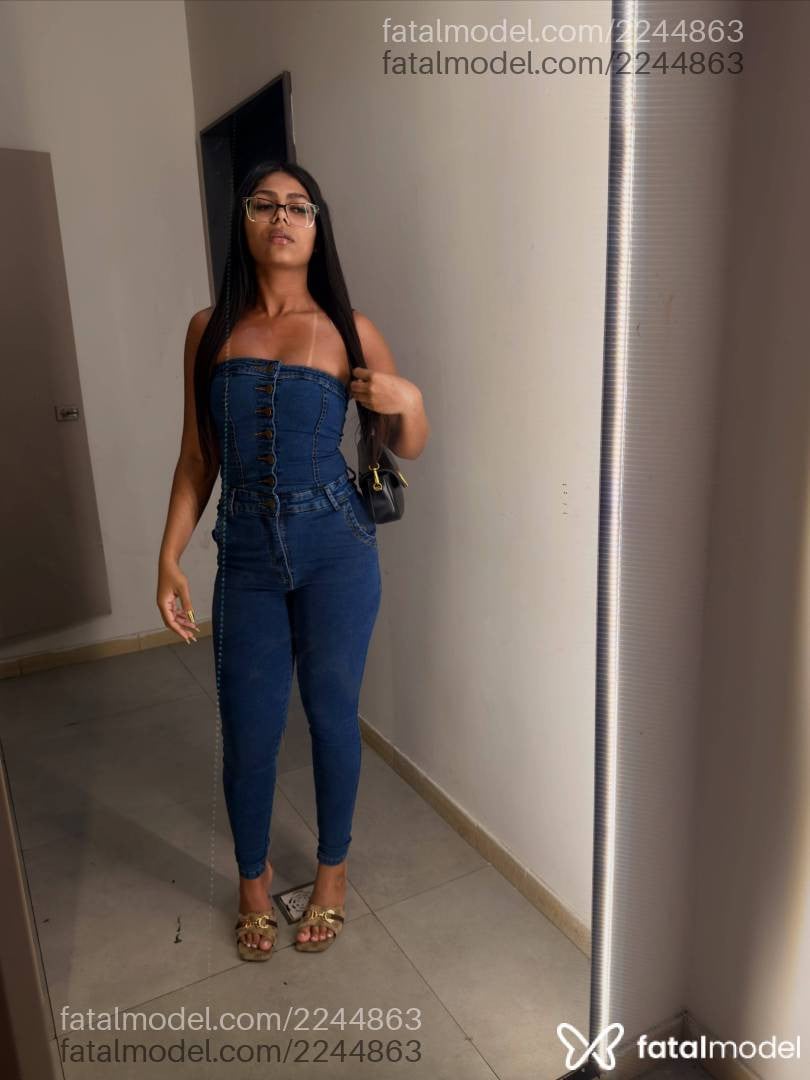 Acompanhante mulher morena (o) de olhos pretos - Fernanda Siqueira