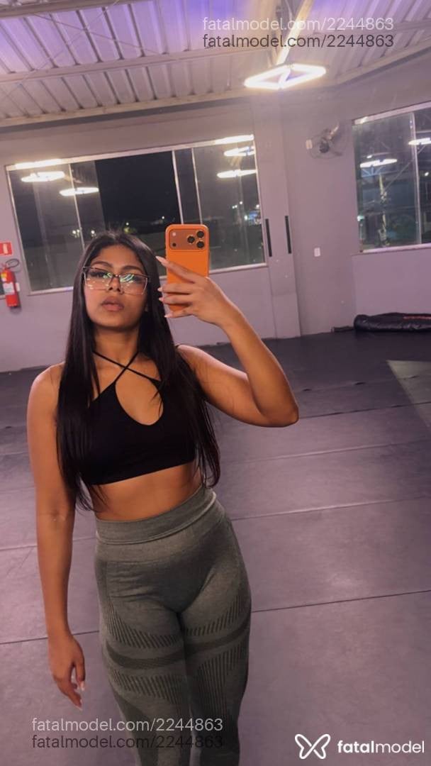 Acompanhante mulher morena (o) de olhos pretos - Fernanda Siqueira