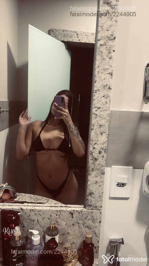 Acompanhante mulher com cabelo castanho de olhos castanhos - Yasmim