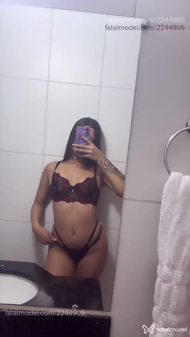 Acompanhante mulher com cabelo castanho de olhos castanhos em Governador Valadares - Yasmim