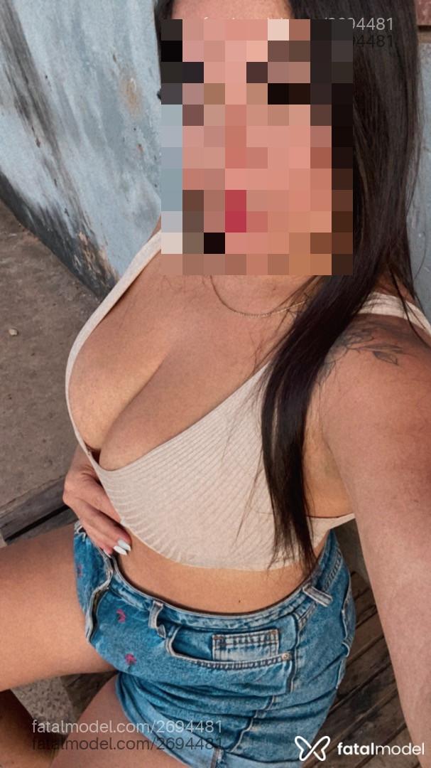 Acompanhante mulher com cabelo castanho de olhos mel em Três Lagoas Acompanhante mulher com cabelo castanho de olhos mel em Três Lagoas - Laura Apenascoroas