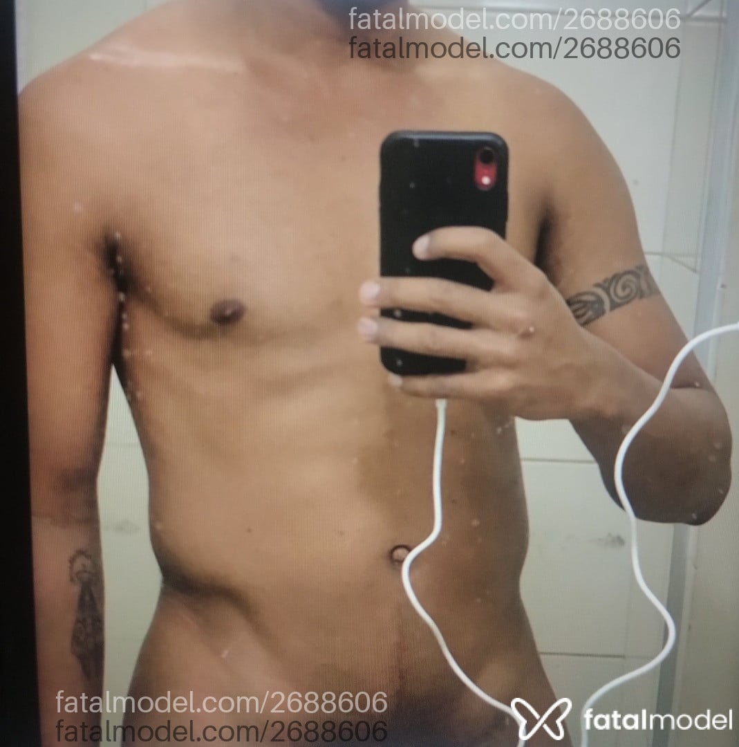 Acompanhante homem com cabelo castanho de olhos castanhos em Votuporanga Acompanhante homem com cabelo castanho de olhos castanhos em Votuporanga - Davi