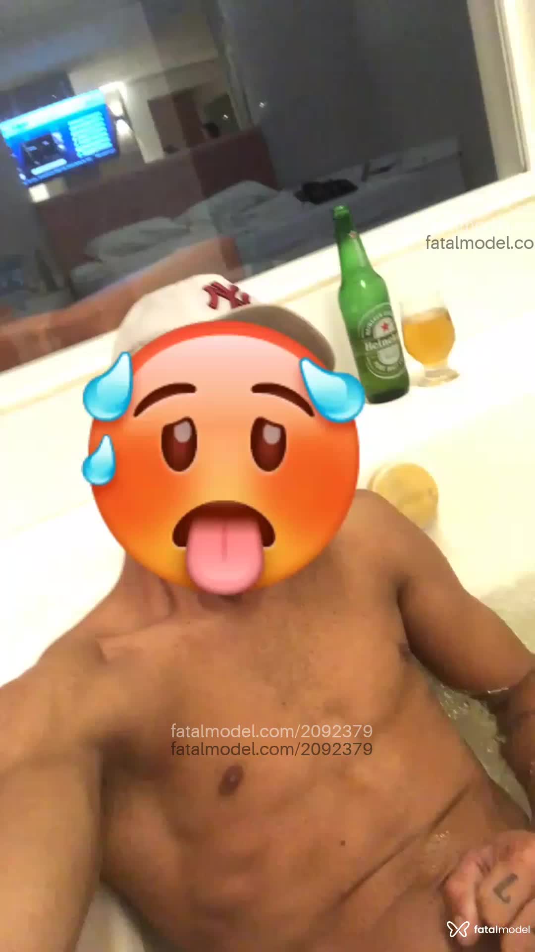 Acompanhante homem morena (o) de olhos cinza em Rio de Janeiro - Vinicius