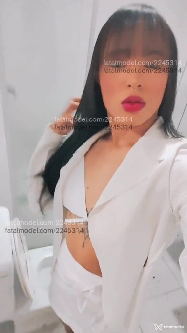 Acompanhante homem trans morena (o) de olhos castanhos em Belo Horizonte - Sofhia