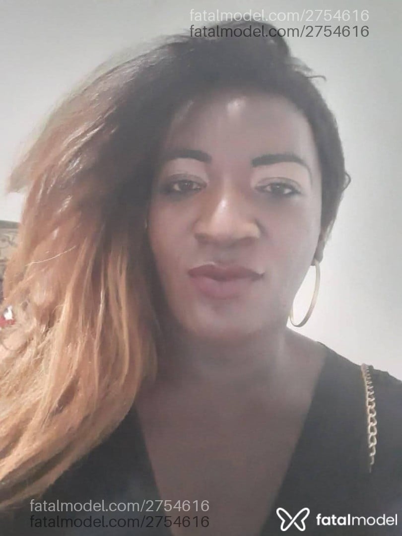 Acompanhante mulher trans com cabelo castanho de olhos castanhos em Barra do Piraí - Valesska Brast