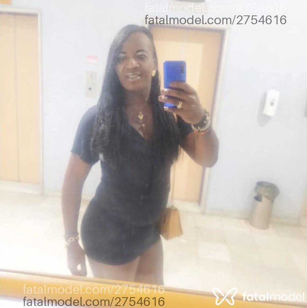 Acompanhante mulher trans com cabelo castanho de olhos castanhos em Barra do Piraí - Valesska Brast