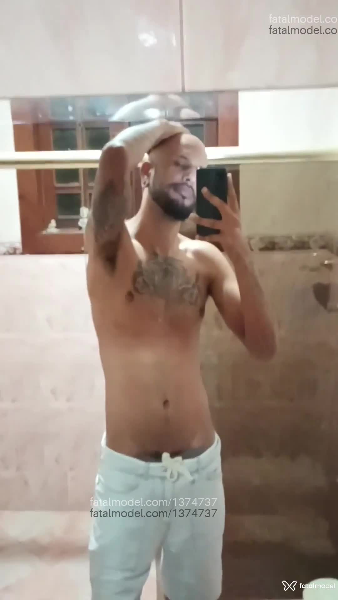 Acompanhante homem morena (o) de olhos castanhos em Belo Horizonte - Rique