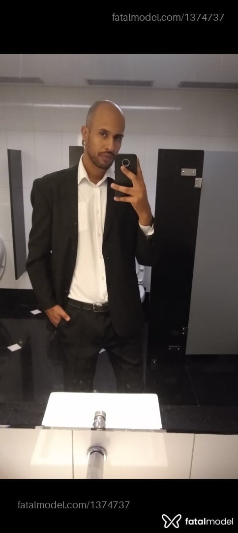 Acompanhante homem morena (o) de olhos castanhos em Belo Horizonte - Rique
