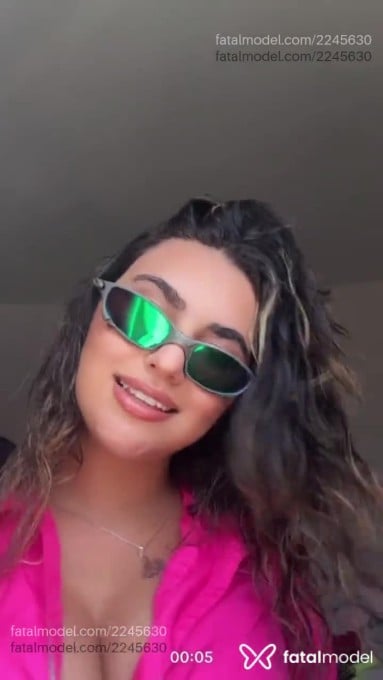 Acompanhante mulher com cabelo castanho de olhos castanhos em Sete Lagoas - Melissa