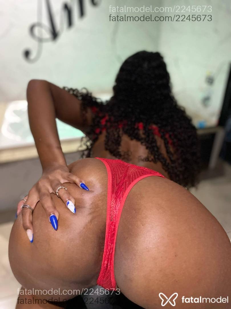 Acompanhante mulher com cabelo castanho de olhos castanhos - Maysa Cristina