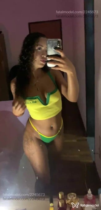 Acompanhante mulher com cabelo castanho de olhos castanhos - Maysa Cristina Acompanhante mulher com cabelo castanho de olhos castanhos - Maysa Cristina