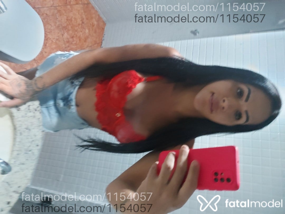 Acompanhante travesti morena (o) de olhos castanhos em Belo Horizonte - Sarah Honorato