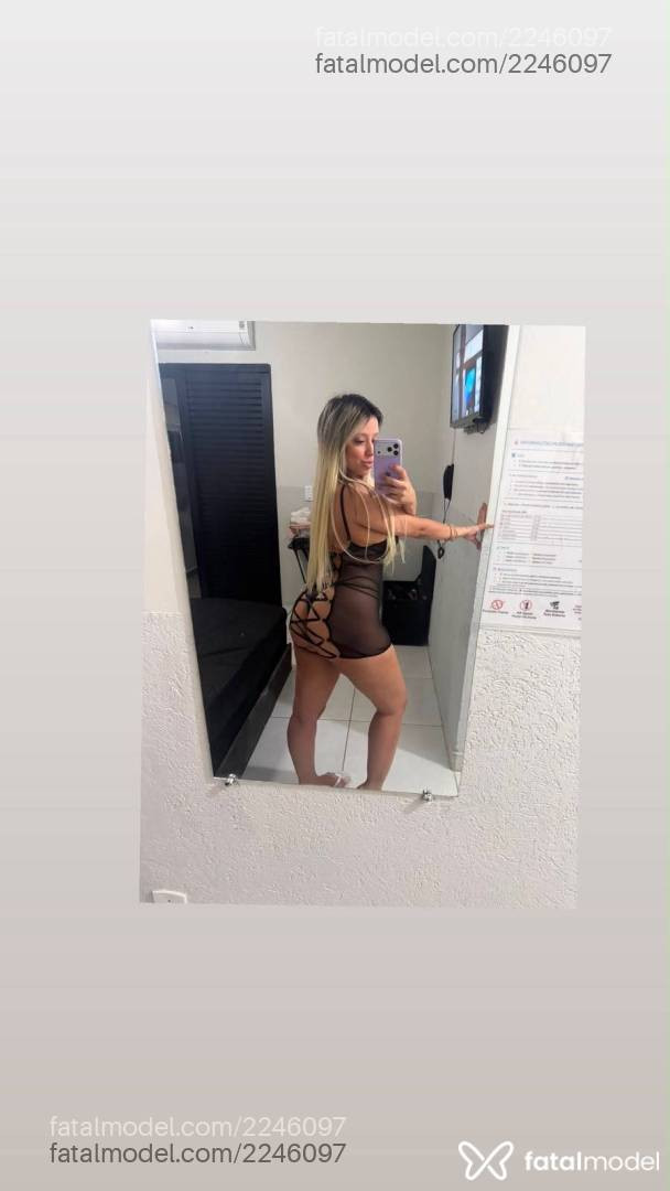 Acompanhante mulher loira (o) de olhos castanhos - Laís Souza