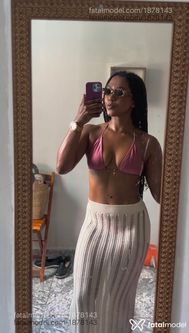 Acompanhante mulher morena (o) de olhos pretos - Pretinhasexx