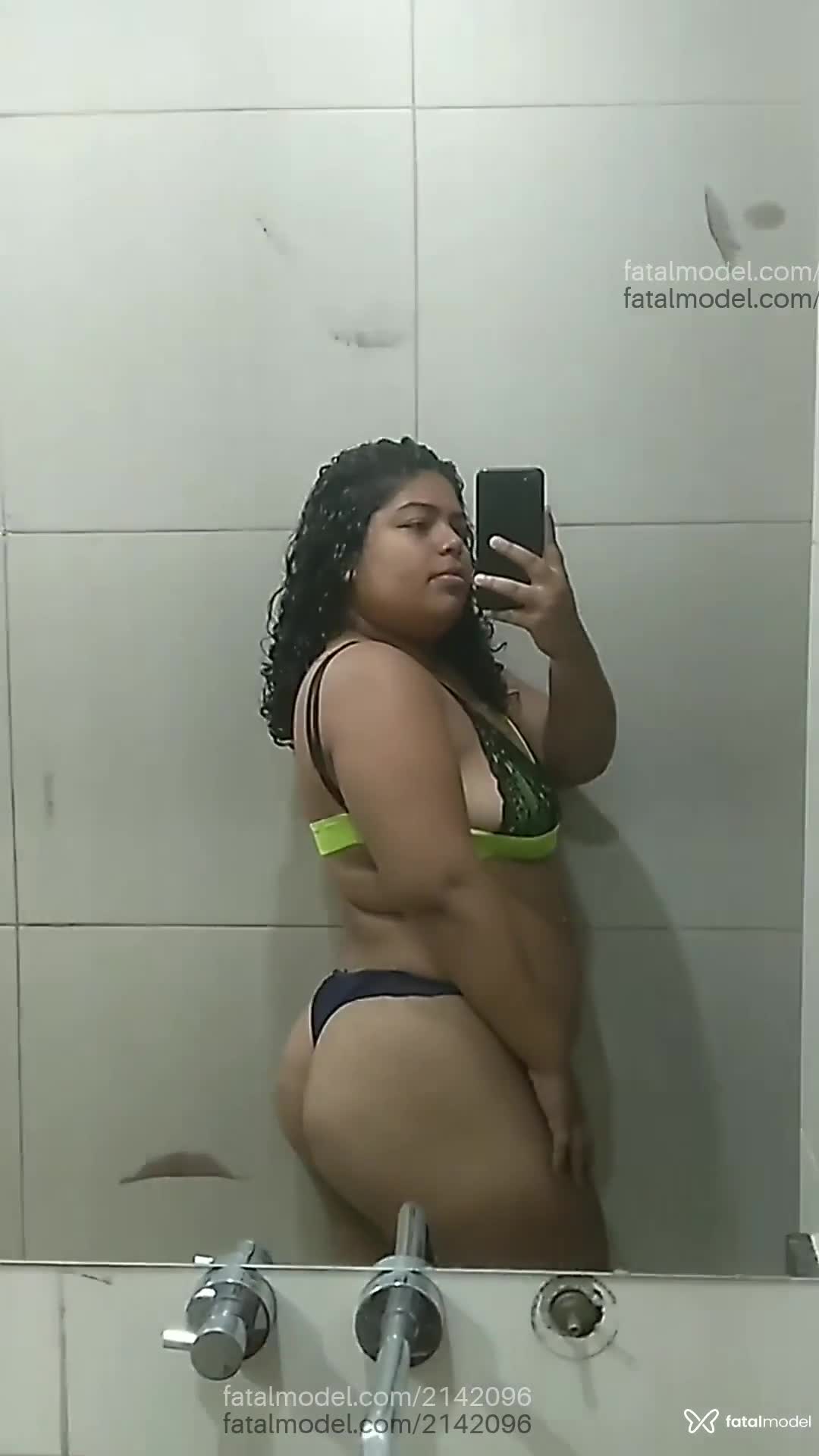 Acompanhante mulher morena (o) de olhos pretos em Virtual Acompanhante mulher morena (o) de olhos pretos em Virtual - Carol