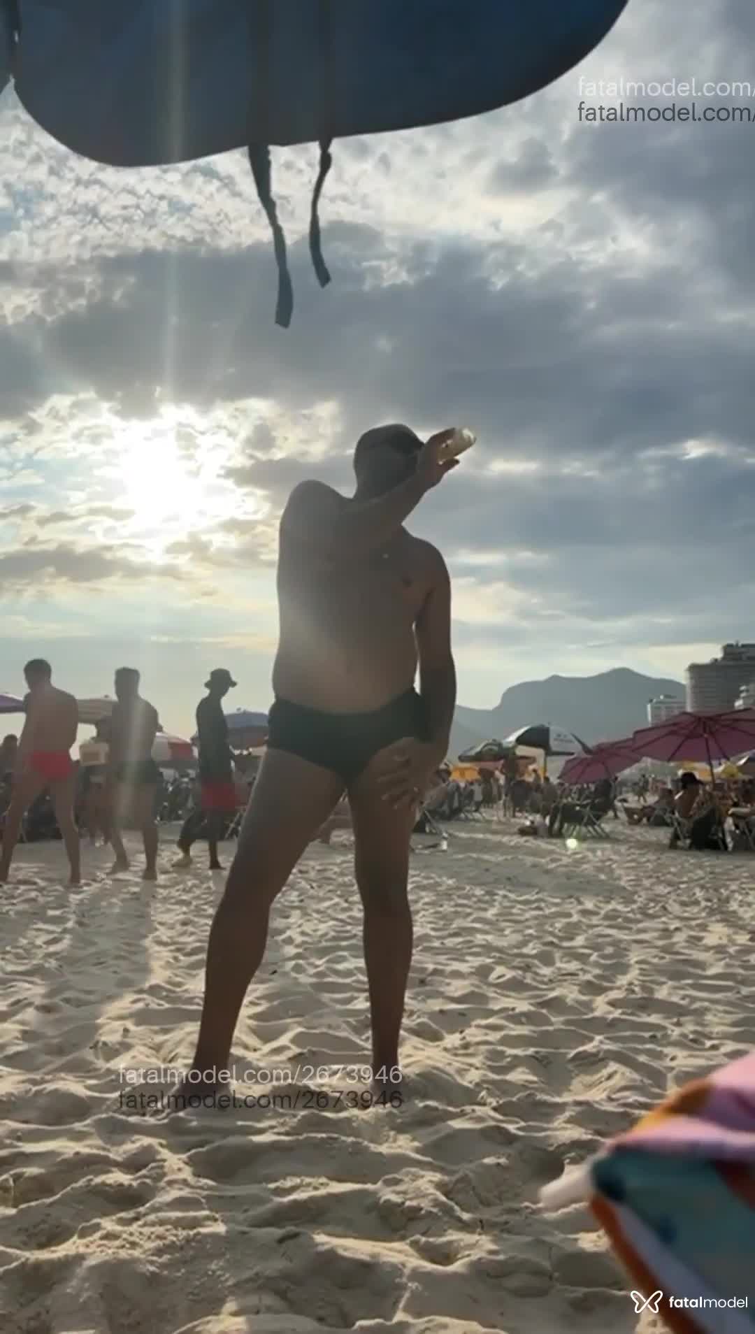 Acompanhante não-binário sem cabelo de olhos castanhos em Rio de Janeiro - Washington