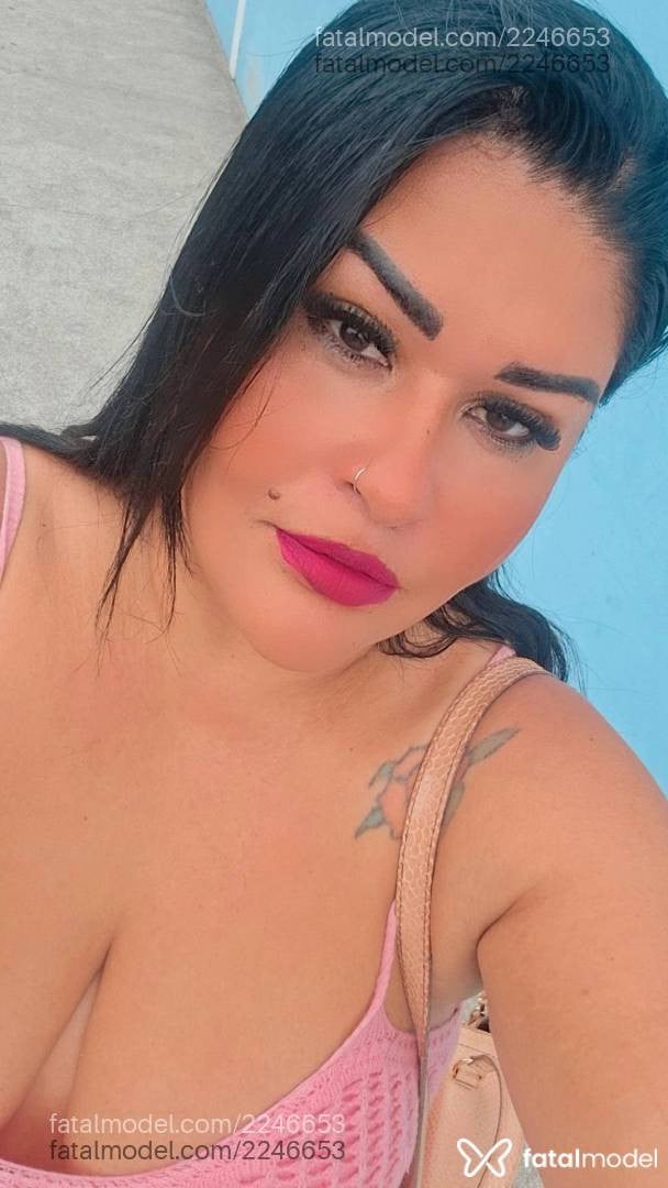 Acompanhante mulher morena (o) de olhos pretos - Adriana