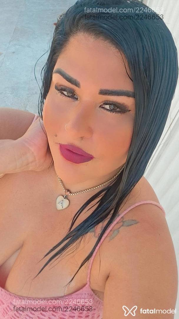 Acompanhante mulher morena (o) de olhos pretos - Adriana