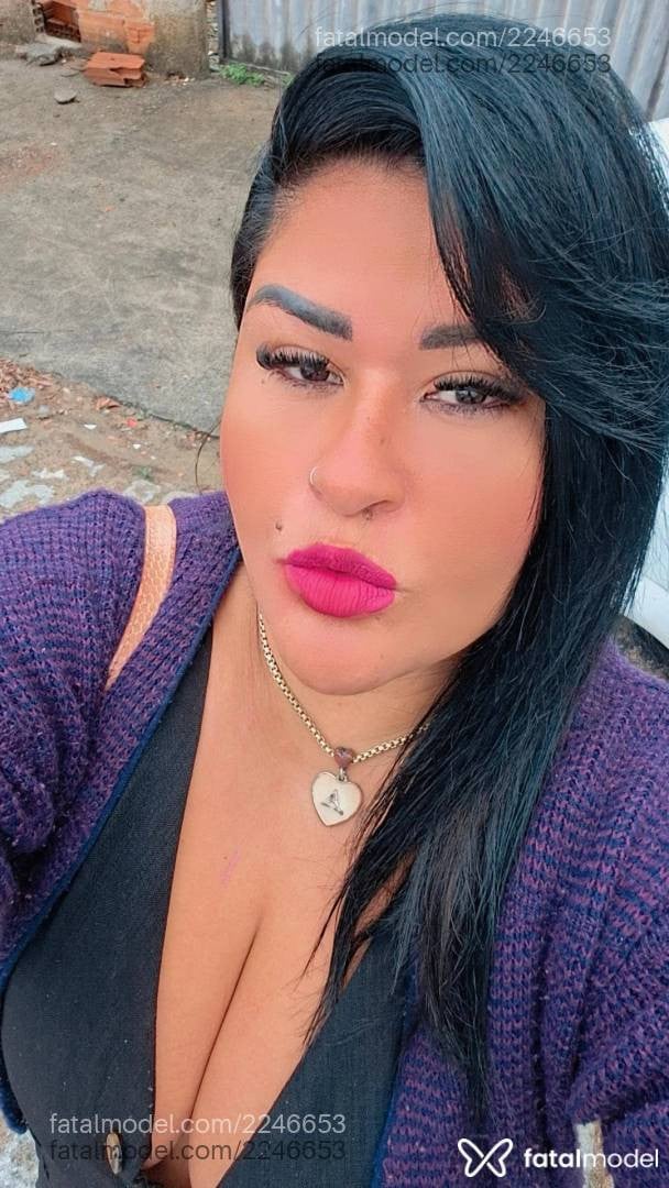 Acompanhante mulher morena (o) de olhos pretos - Adriana