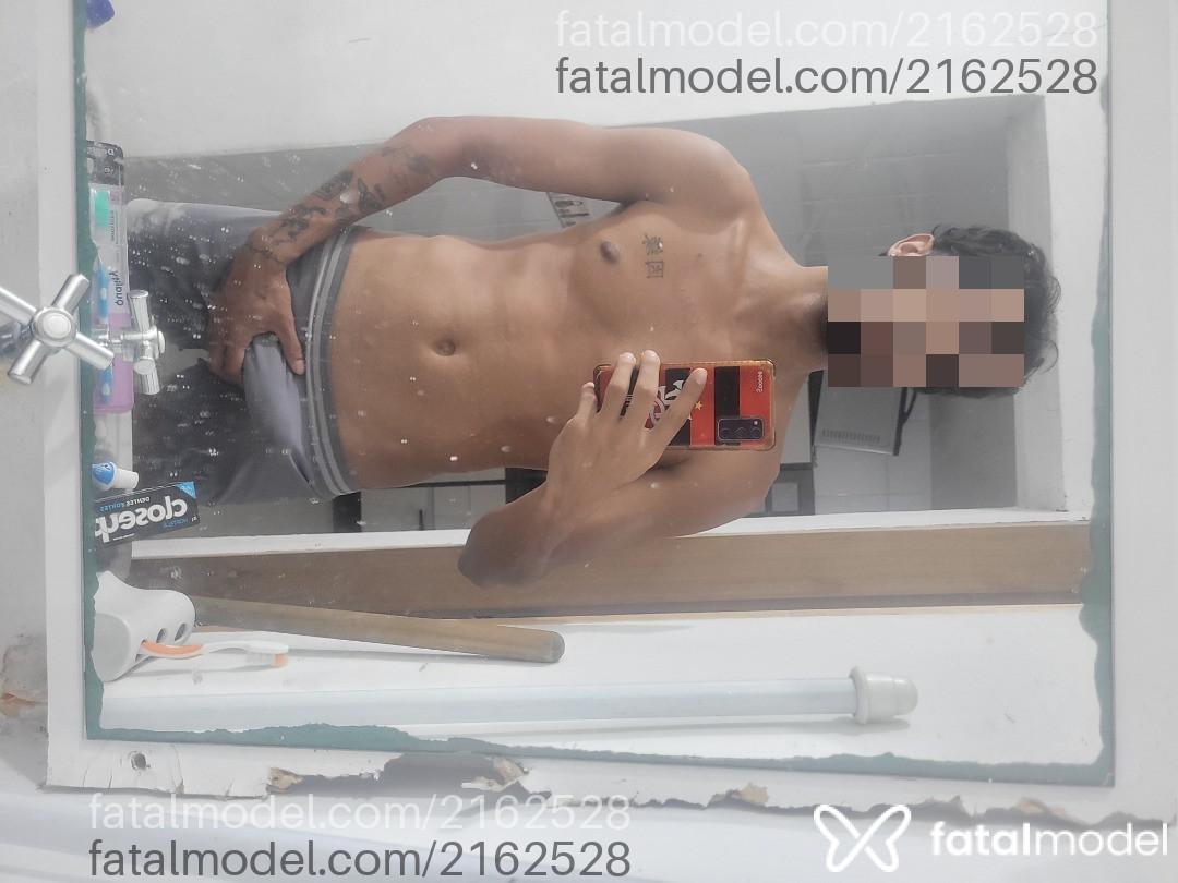 Acompanhante homem morena (o) de olhos mel em Virtual - Davi