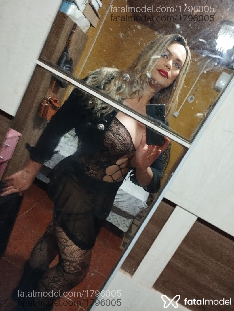 Acompanhante mulher trans loira (o) de olhos verdes em Gravataí - Sheron boing boing