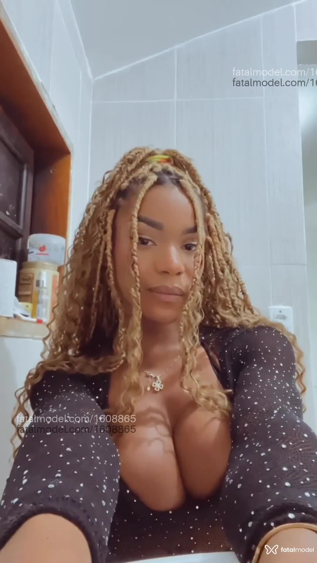 Acompanhante mulher trans loira (o) de olhos castanhos em Colatina - Vittoria Sanches