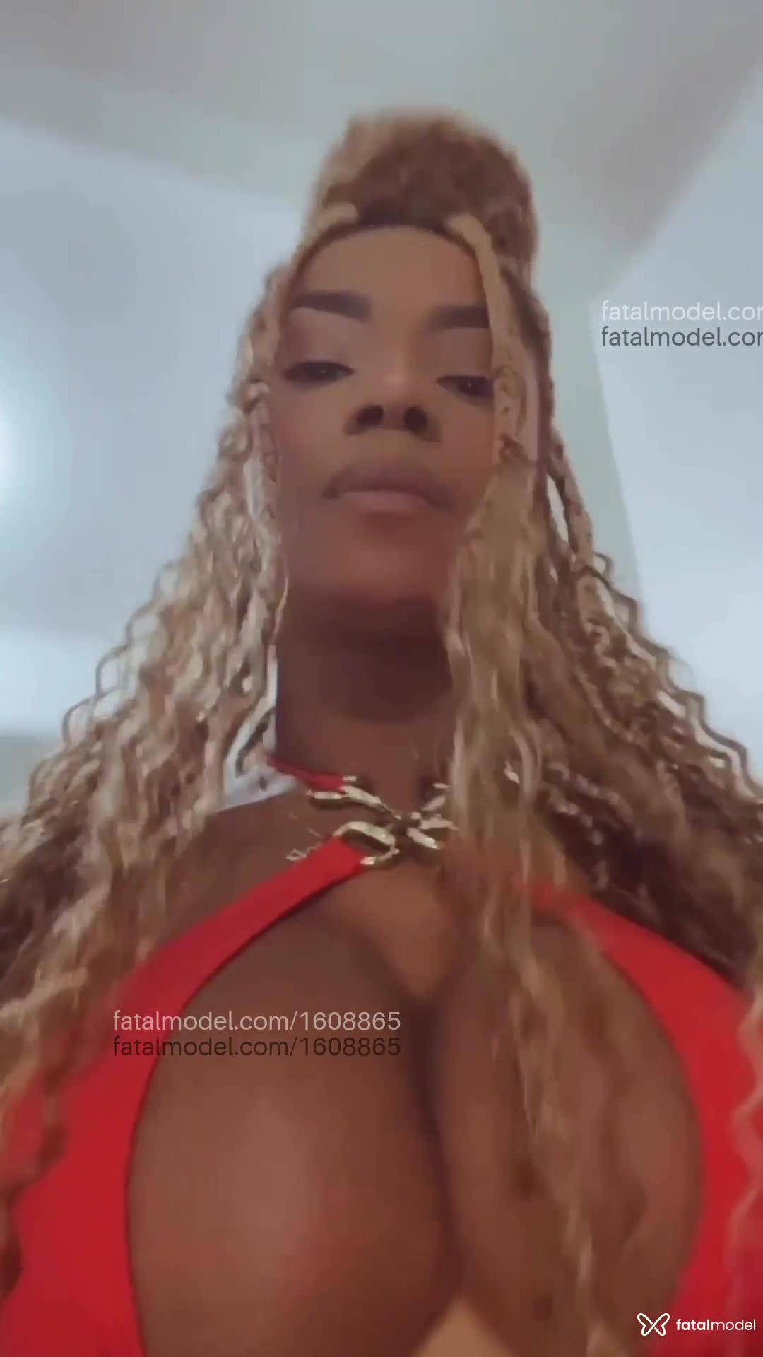 Acompanhante mulher trans loira (o) de olhos castanhos em Colatina - Vittoria Sanches