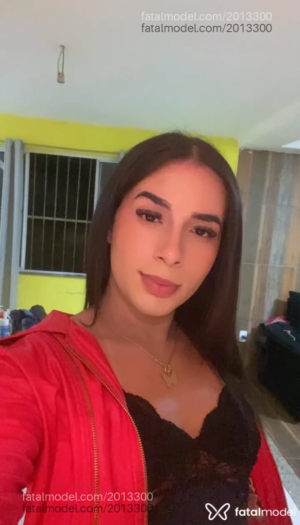 Acompanhante mulher trans com cabelo castanho de olhos castanhos - Fabricia Acompanhante mulher trans com cabelo castanho de olhos castanhos - Fabricia