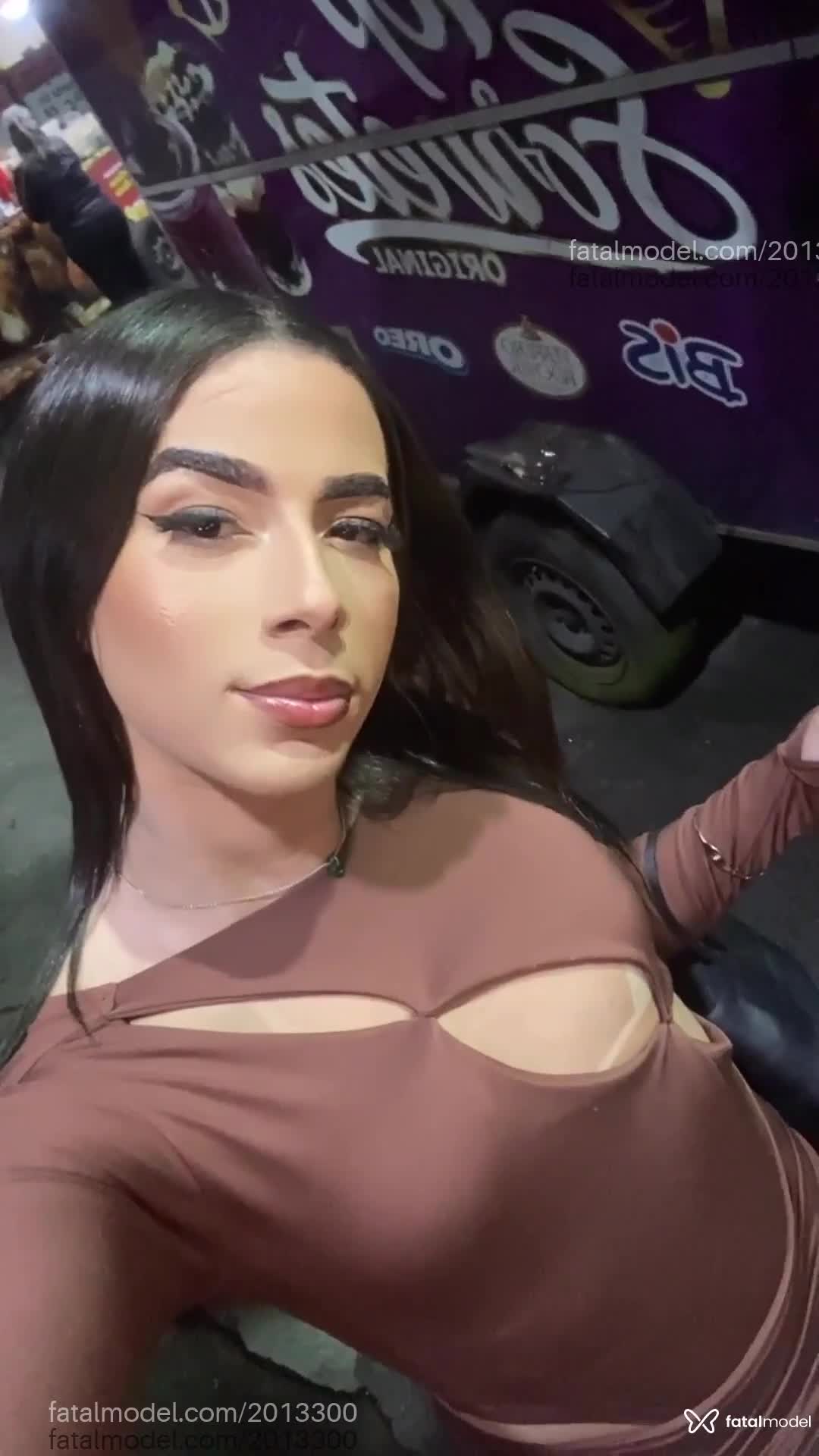 Acompanhante mulher trans com cabelo castanho de olhos castanhos - Fabricia Acompanhante mulher trans com cabelo castanho de olhos castanhos - Fabricia
