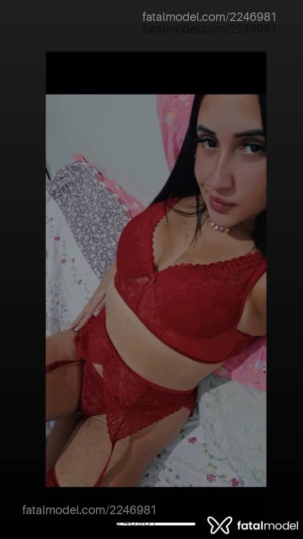 Acompanhante mulher com cabelo castanho de olhos castanhos - Myyym