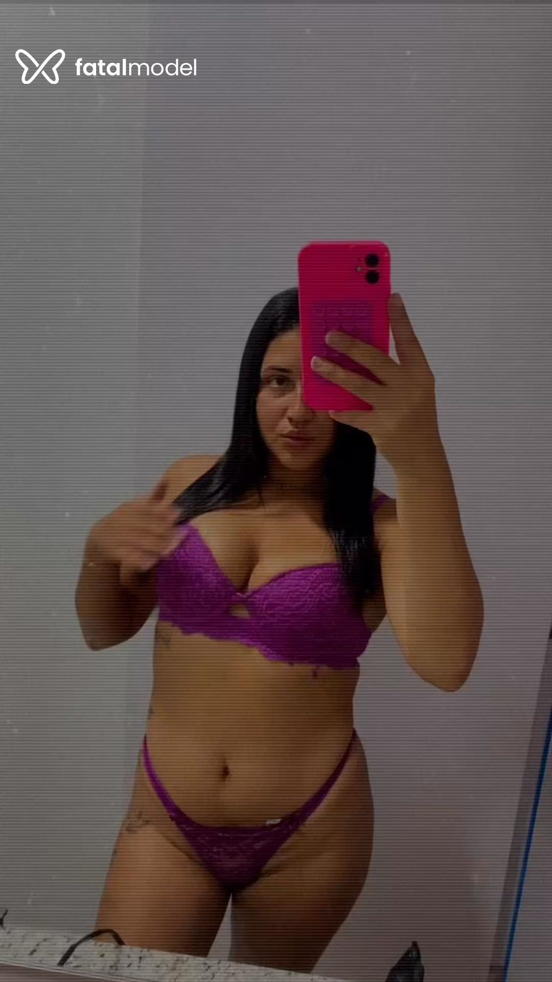Acompanhante mulher com cabelo castanho de olhos castanhos - Myyym Acompanhante mulher com cabelo castanho de olhos castanhos - Myyym