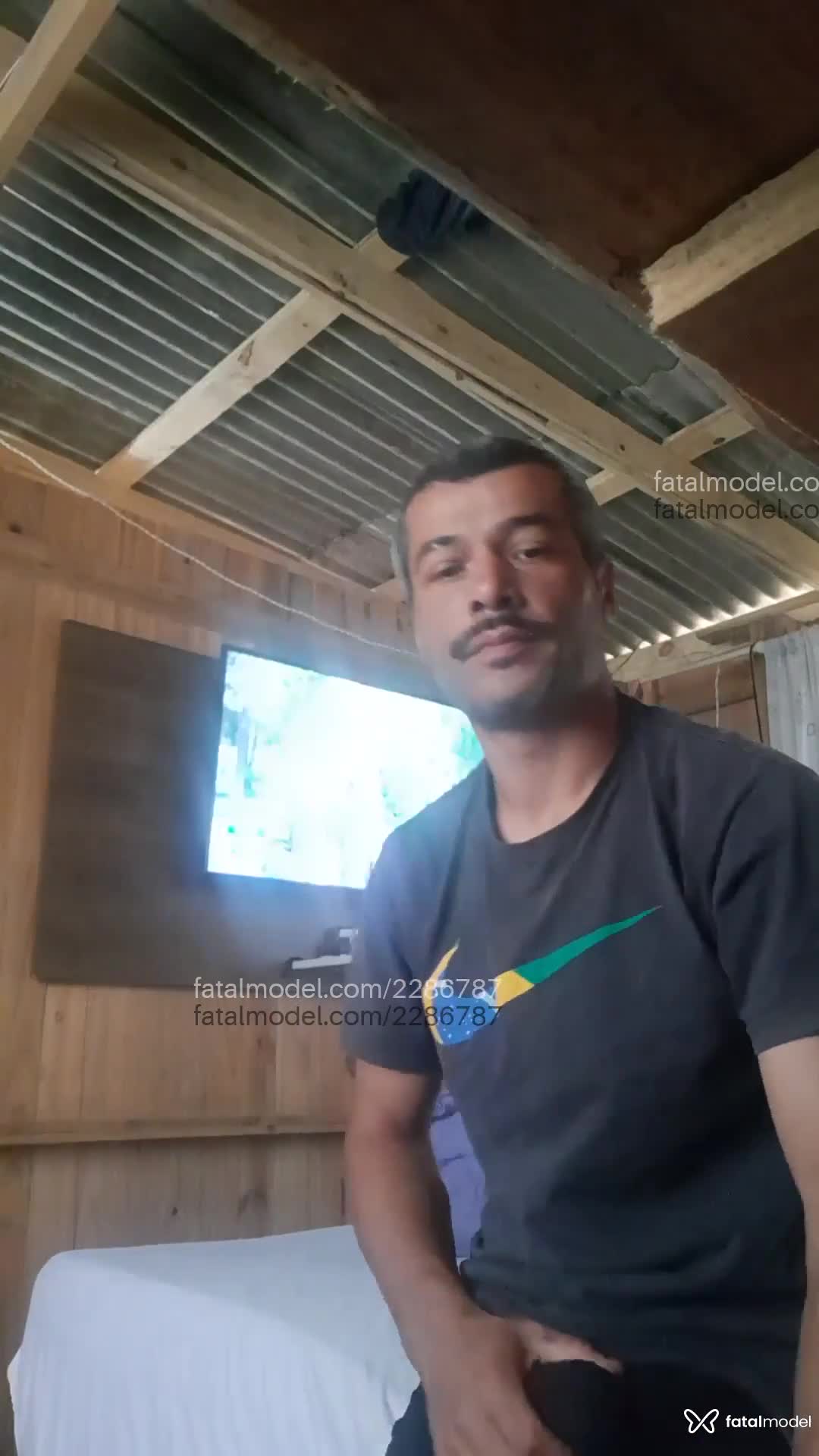 Acompanhante homem morena (o) de olhos castanhos em Navegantes Acompanhante homem morena (o) de olhos castanhos em Navegantes - Oliver Picka