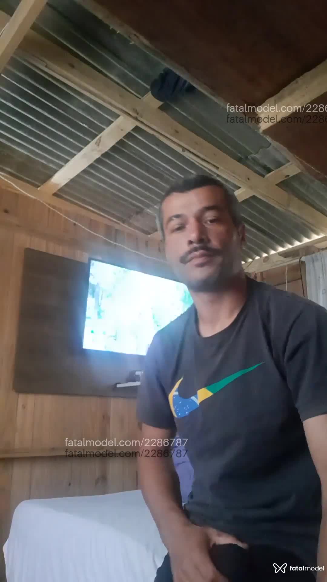 Acompanhante homem morena (o) de olhos castanhos em Navegantes Acompanhante homem morena (o) de olhos castanhos em Navegantes - Oliver Picka
