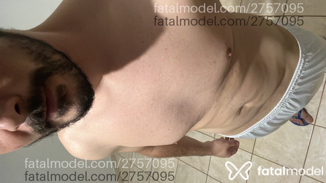 Acompanhante homem com cabelo castanho de olhos castanhos em Cascavel - Denny
