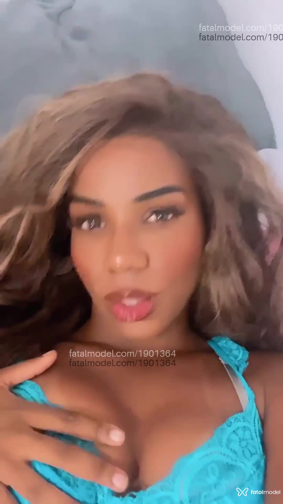 Acompanhante mulher morena (o) de olhos castanhos - Evelyn