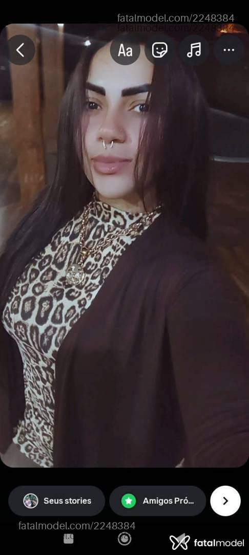 Acompanhante mulher com cabelo castanho de olhos castanhos em Foz do Iguaçu - Larissa Emanuelle