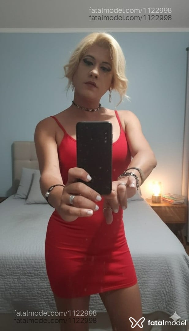 Acompanhante travesti loira (o) de olhos mel em Adamantina Acompanhante travesti loira (o) de olhos mel em Adamantina - Branca Ferreira