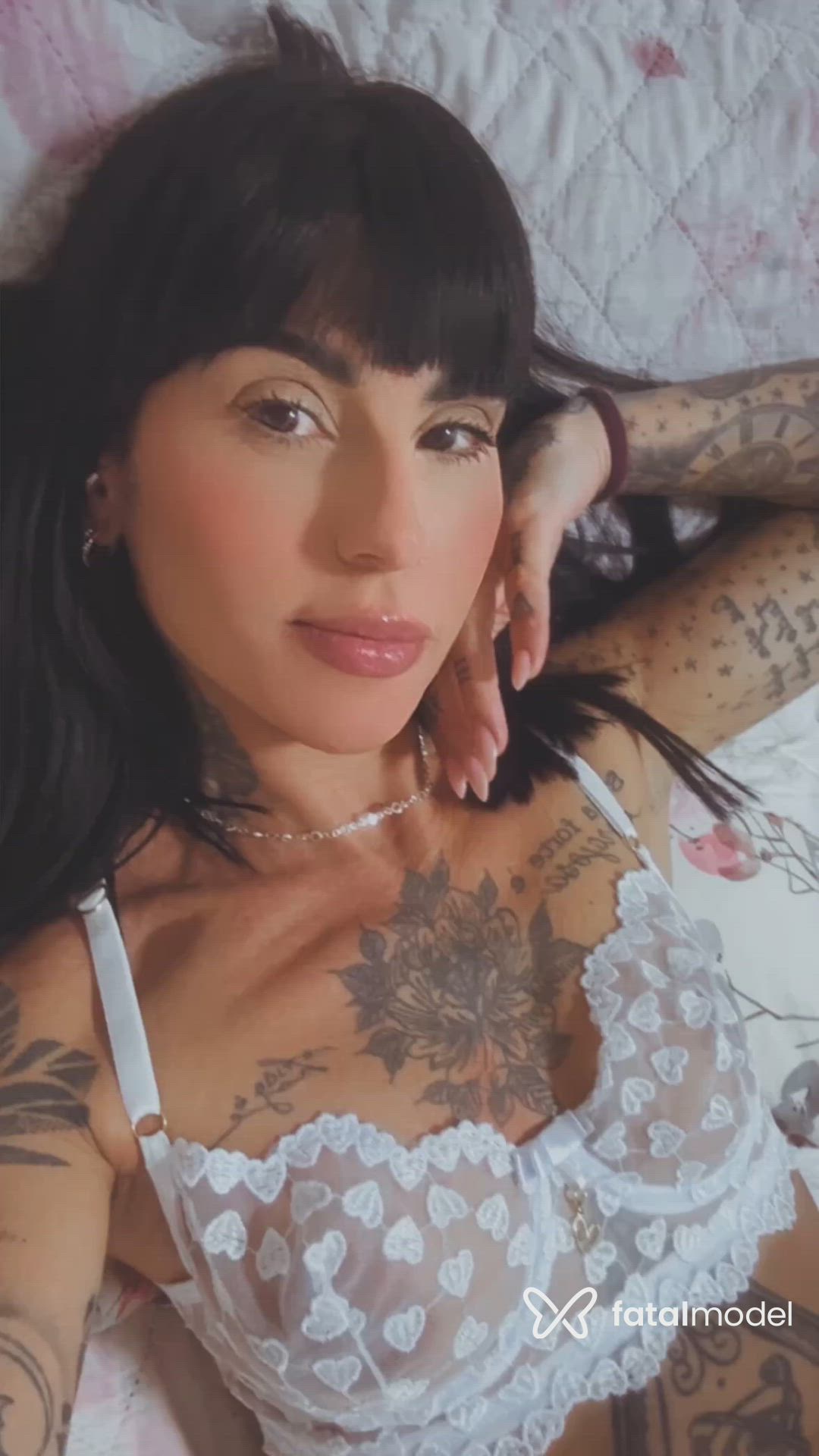 Acompanhante mulher morena (o) de olhos castanhos - Cleópatra