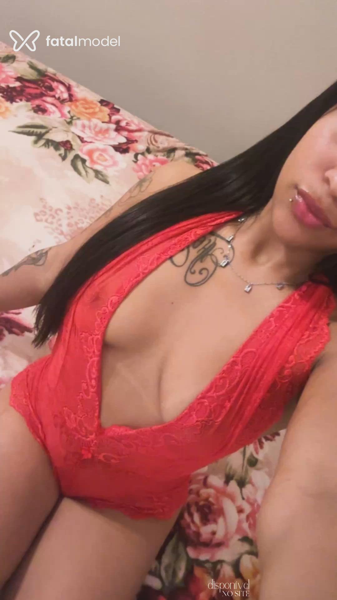 Acompanhante mulher morena (o) de olhos castanhos - Lara