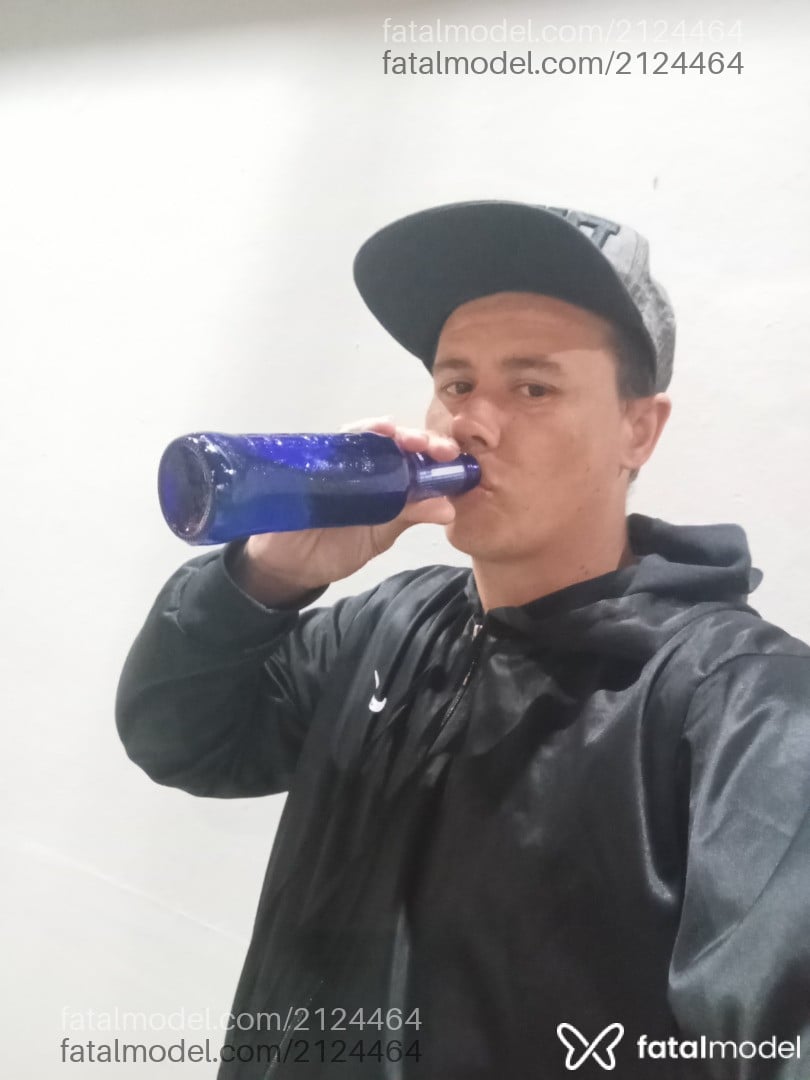 Acompanhante homem com cabelo castanho de olhos castanhos em Tramandaí Acompanhante homem com cabelo castanho de olhos castanhos em Tramandaí - Ismael