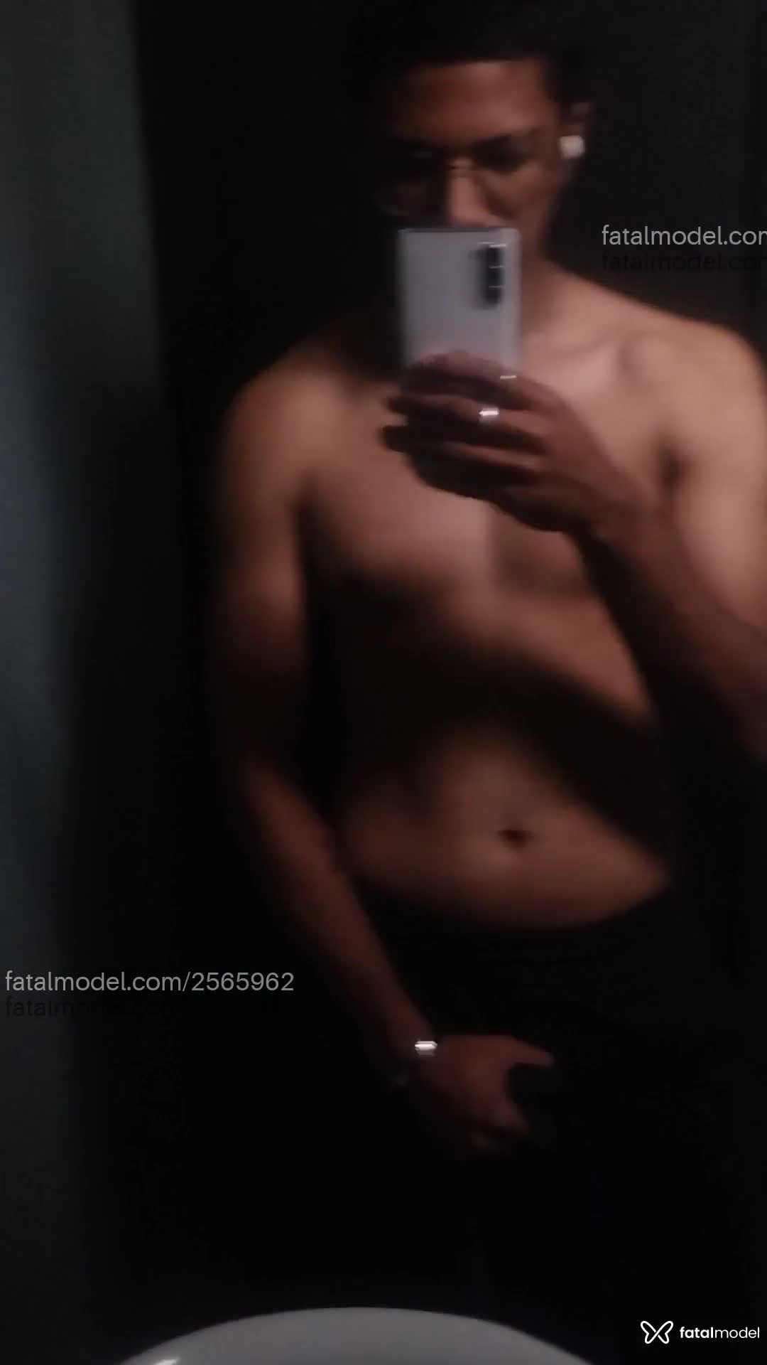 Acompanhante homem morena (o) de olhos pretos em Balneário Camboriú - William